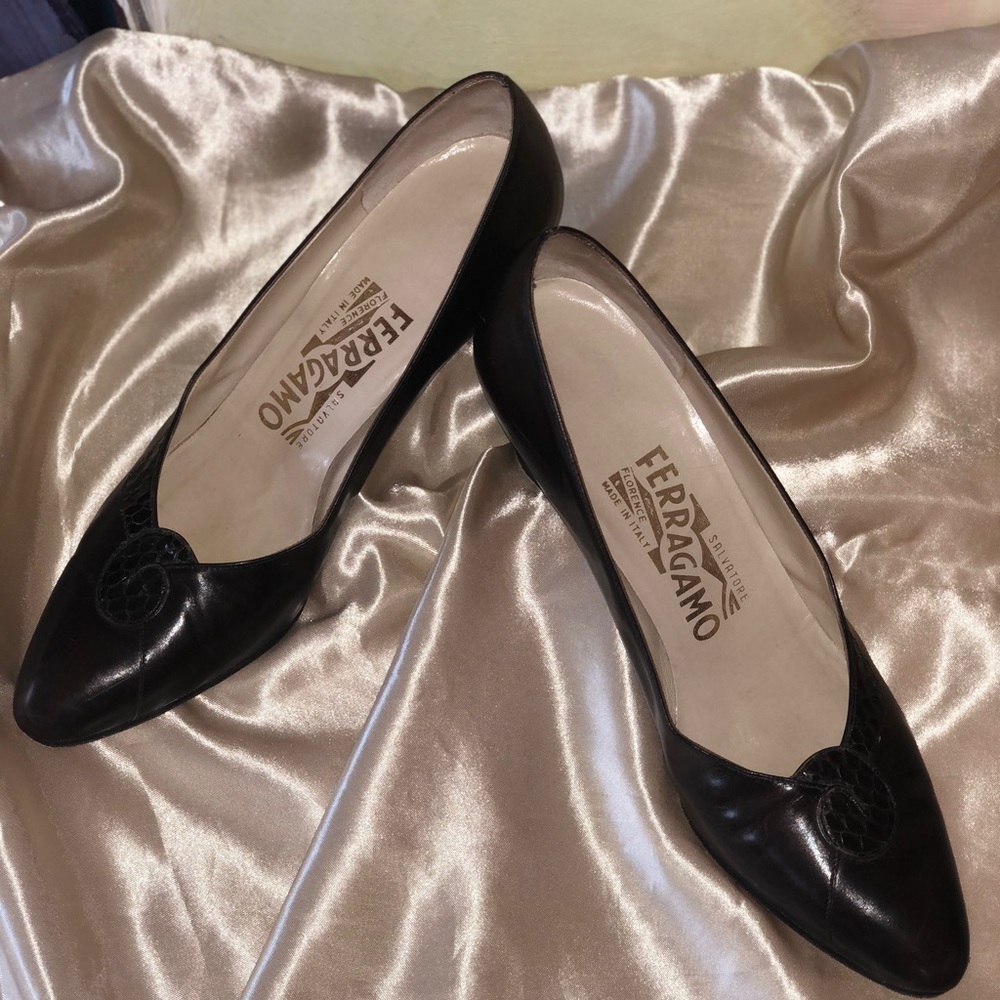 Ladies shoes